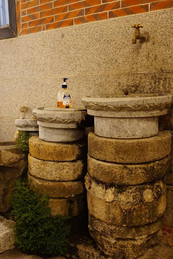Beishan Old Western Style Hostel Jinning エクステリア 写真