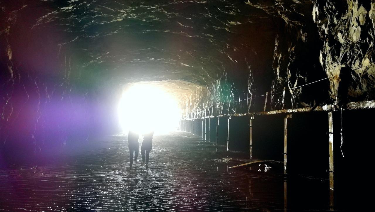 Beishan Old Western Style Hostel Jinning エクステリア 写真